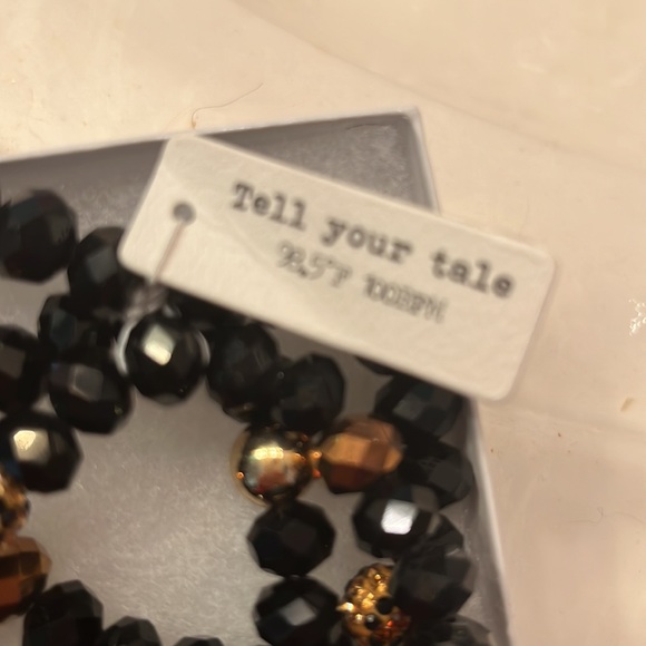 Black and gold stretch bracelets - Picture 2 of 2